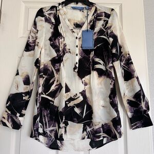 Simply Vera Vera Wang Abstract Print V-Neck Blouse in Black, White & Cream